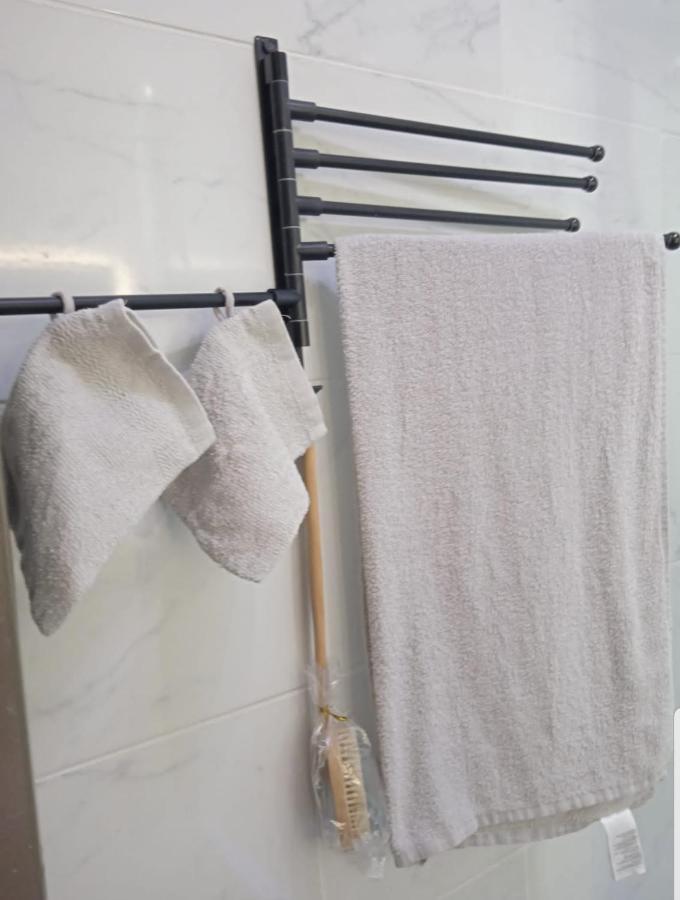 Apartment Tout Confort - Clim- Salle De Bain Commune Nimes