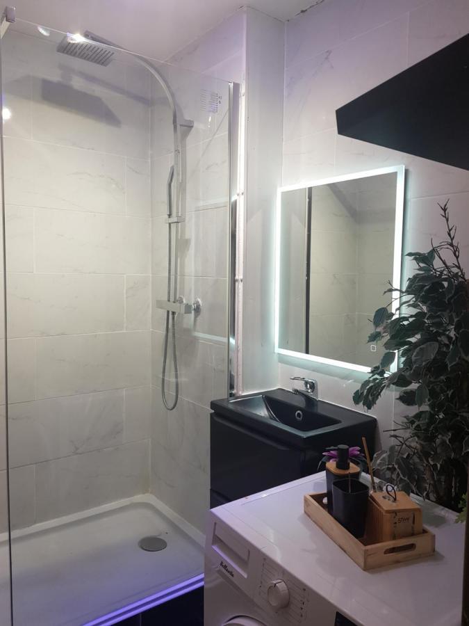 Tout Confort - Clim- Salle De Bain Commune Nimes
