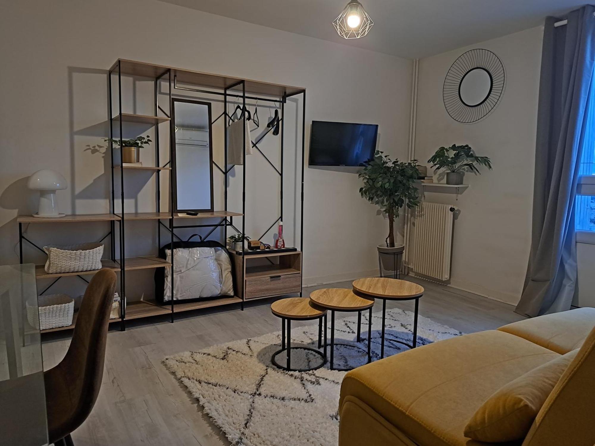 Tout Confort - Clim- Salle De Bain Commune * Nimes