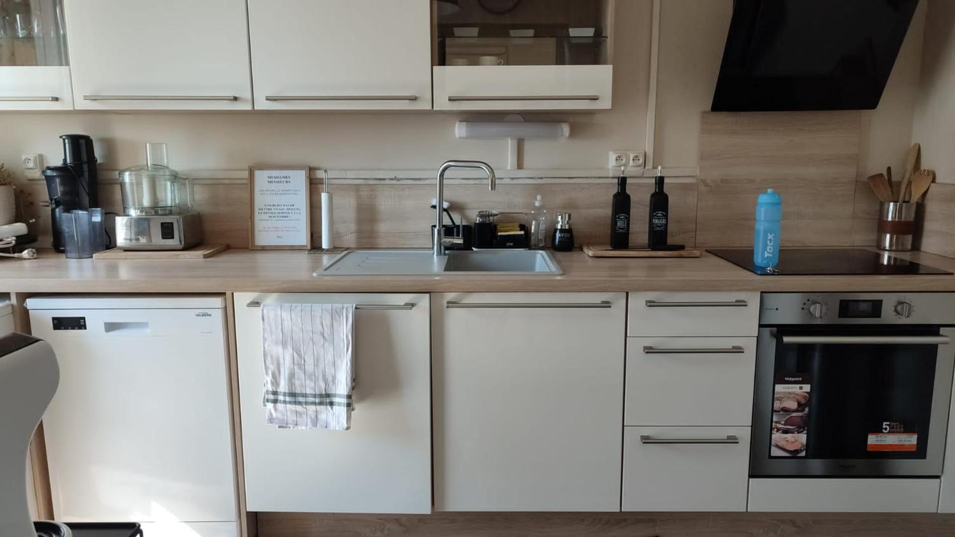 Tout Confort - Clim- Salle De Bain Commune Nimes